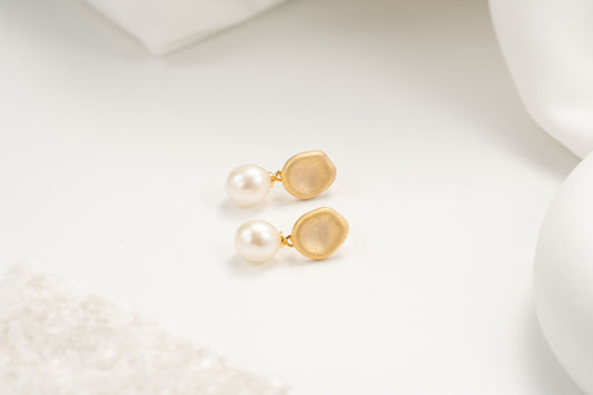 Buttons Pearl Earrings  | LAB#05